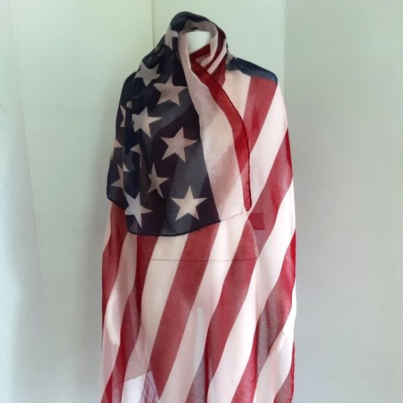 LARGE STARS AND STRIPS SCARF - Picture 1 of 3